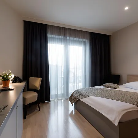 Otel Florjanckov Hram 3*