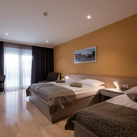 Отель Florjanckov Hram 3*