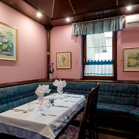 Florjanckov Hram Hotel 3*