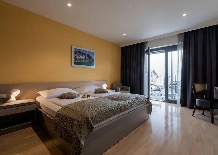 플로리안치코우 흐람 호텔 3*