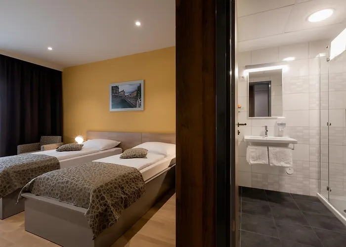 호텔 플로리안치코우 흐람 류블랴나